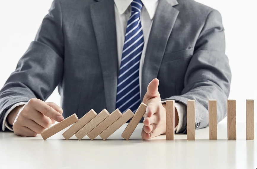 disadvantages of free zone companies in Dubai 